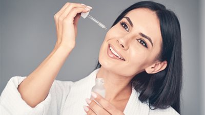 متى يبدأ الاستخدام الآمن لمنتجات الريتينول والنياسيناميد للحفاظ على صحة بشرتك؟