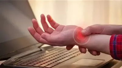 متلازمة النفق الرسغي.. ألم بسيط قد يخفي مشكلة خطيرة في اليد