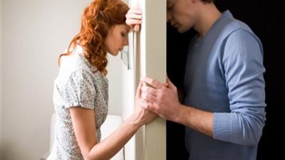 الانفصال العاطفي.. لماذا تتألم المرأة أولًا ويتوجع الرجل لاحقًا؟