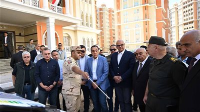 رئيس الوزراء يتابع مشروع التطوير العمراني لعواصم المحافظات والمدن الكبرى (صور)