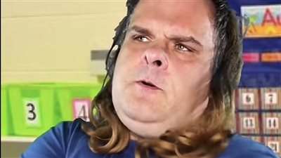 وفاة نجم “تيك توك” ستيف بريدجز أثناء نومه عن عمر 43 عامًا