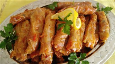 طريقة عمل محشي الكرنب اللذيذ بخطوات بسيطة في مطبخك 