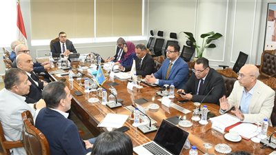  وزير الإسكان يلتقى مسئولى( HDp) لتسويق المشروعات بالمدن الجديدة