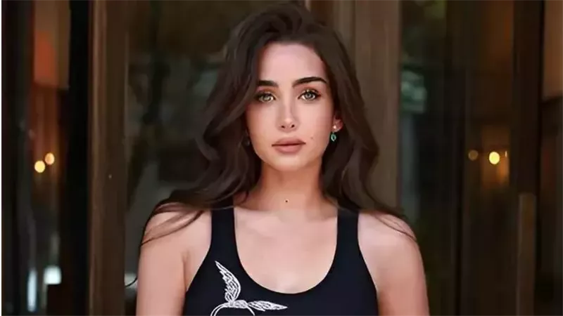 هنا الزاهد
