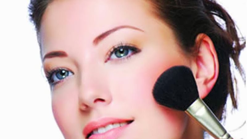 مكياج البشرة الجافة