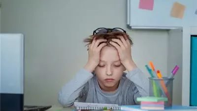 الكسل ليس من بينهم... 5 أسباب وراء بطء طفلك في أداء مهامه