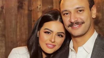 أحمد خالد صالح وهنادي مهنا يردّان على شائعات الانفصال برومانسية بمهرجان القاهرة