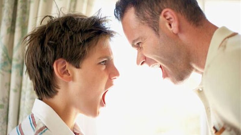 عقوق الوالدين 