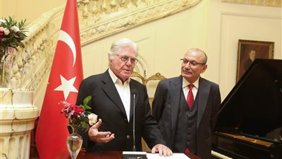 السفارة التركية في القاهرة تحتفي بالوفد المشارك في مهرجان القاهرة السينمائي وتؤكد عمق الروابط الثقافية بين مصر وتركيا