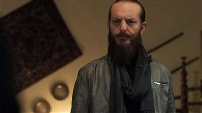 أويس مخللاتي يعلن رسمياً اعتناقه المسيحية ويكشف تفاصيل رحلته الروحية بتسجيل مصور