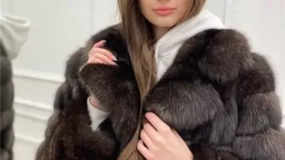 دفء وأناقة.. 3 أقمشة تسيطر على شتاء 2025