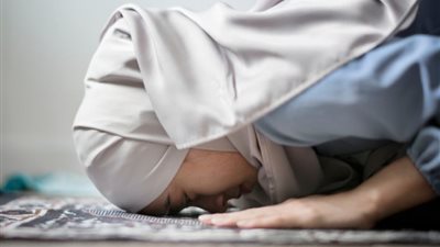   هل نسيان أو ترك سجود السهو يبطل الصلاة؟.. «الإفتاء تُجيب »