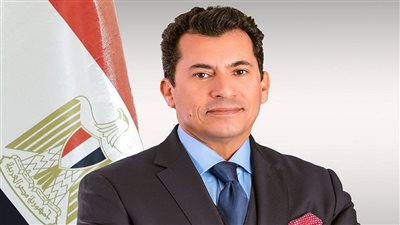 إنجاز جديد للمصريين.. وزير الرياضة يهنئ الحسيني: أول مصري يتولى رئاسة الاتحاد الدولي للسلاح