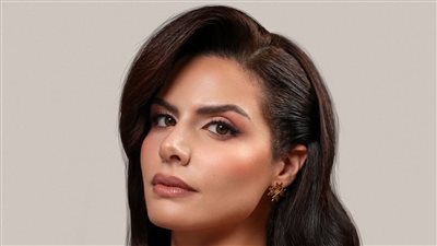 ملكة جمال فلسطين نادين أيوب تتألق بالزي الوطني في ملكة جمال الكون