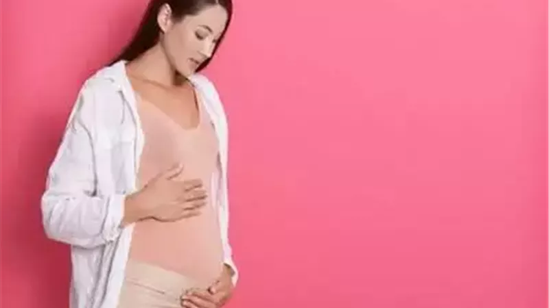 صغر حجم بطن الحامل 