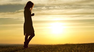 خير أم شر يقترب ؟ .. تفسير حلم المشي في الظلام لابن سيرين