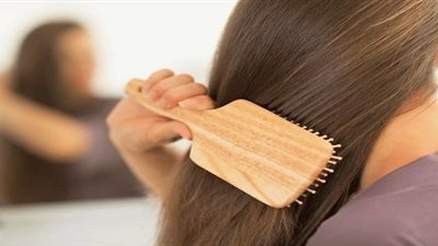  تفسير حلم تمشيط الشعر فى المنام للعزباء والمتزوجة 