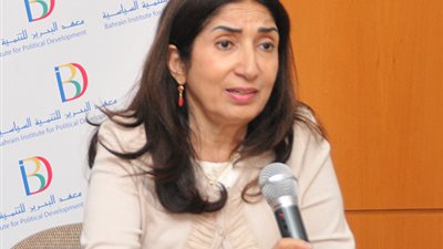 صباح المؤيد | أول امرأة تشغل وظيفة مدير بنك في البحرين