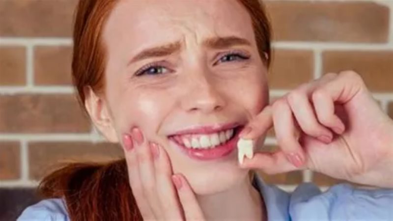  تفسير حلم سقوط الأسنان 