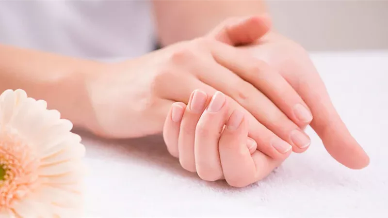 العناية بالأظافر
