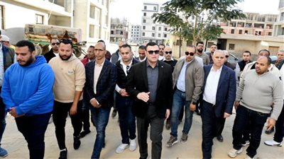 وزير الإسكان يتفقد مشروع 