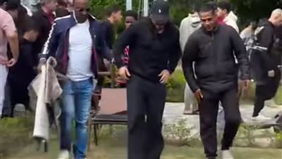 تامر حسني يعود إلى جمهوره بعد عمليته الجراحية (صور) 