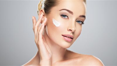 طريقة عمل كريم مرطب للبشرة بمكونات طبيعية فى المنزل