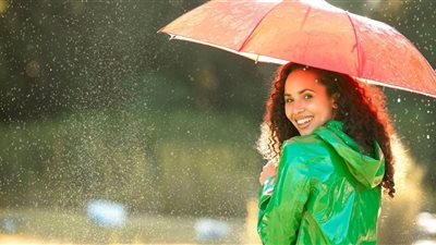 خير وبركة .. تفسير رؤية  المطر  في المنام للعزباء والمتزوجة 