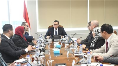  وزير الإسكان يتابع سير العمل بقطاع التخطيط والمشروعات بهيئة المجتمعات العمرانية