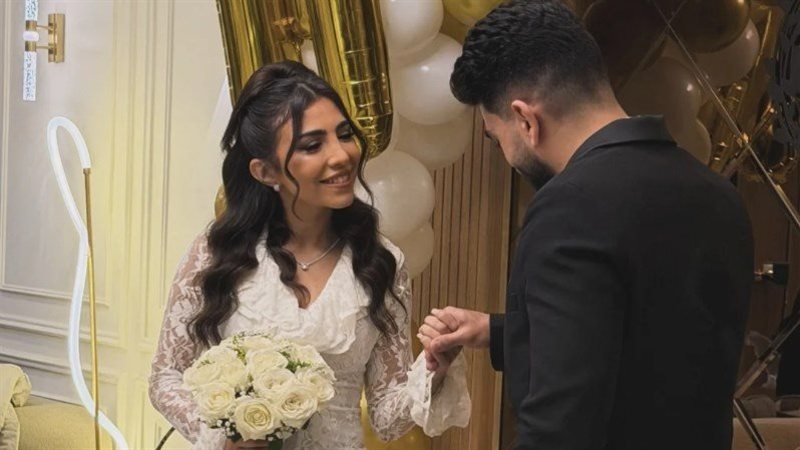 سامر أبو طالب مع خطيبته 