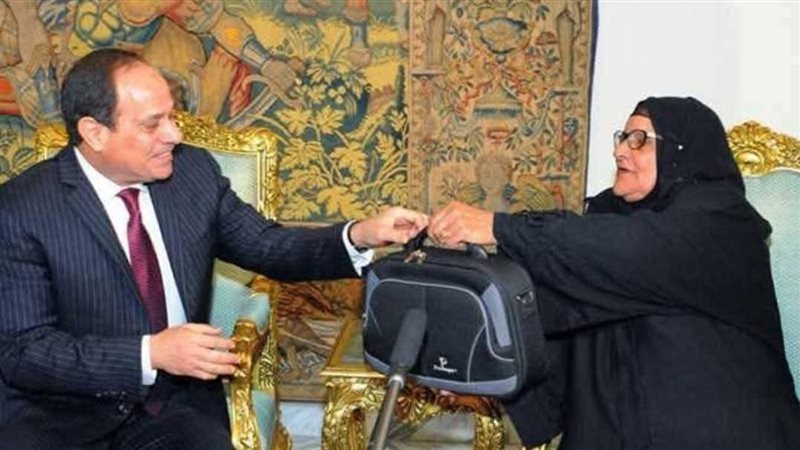 سبيله عجيزة مع الرئيس السيسي 