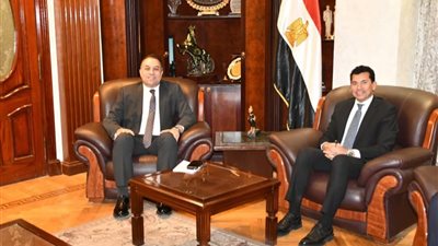 وزير الشباب والرياضة والرئيس التنفيذي لبنك نكست يشهدان توقيع عقد رعاية منتخب مصر الوطني للكرة الطائرة البارالمبية