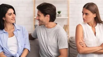 فتاة تشكو من زوجة أخيها: ملهاش في عمل حاجة ومخلصة فلوس أخويا أعمل ايه؟ التعليقات صادمة 