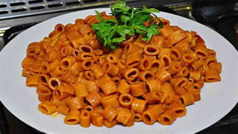  المكرونة المحمرة