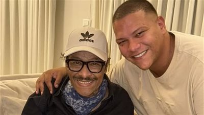 أحمد عبد الحميد يودّع والده بكلمات موجعة: «كنت حاسس آخر عيد ميلاد»