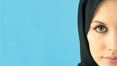 هل ارتداء الأسود حدادًا على المتوفى لفترة طويلة حرام؟.. أمين الفتوي يُجيب