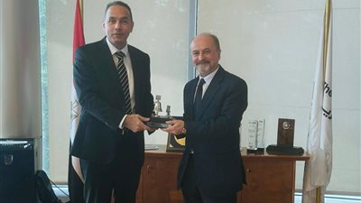 رئيس البورصة المصرية يبحث مع رئيس بورصة عمان تعزيز التعاون بين البورصتين