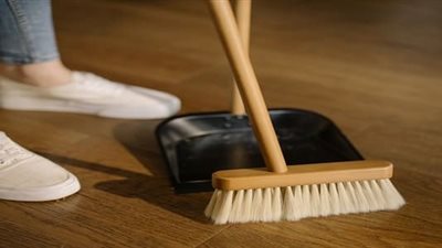 تفسير حلم الكنس في المنام وعلاقته بالتخلص من الهموم والعقبات 