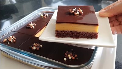 طريقة عمل كيكة الشوكولاتة بالكريم كراميل في مطبخك 