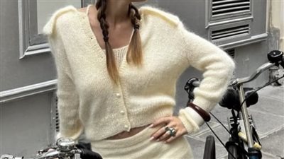 الكارديجان القصير… القطعة الذكية التي تعيد تعريف الأناقة العملية هذا الموسم