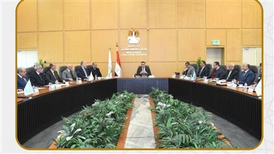 وزير الإسكان يتابع مستجدات  منطقة الأعمال المركزية بالعاصمة الجديدة