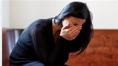 بعد وفاة الزوج: سيدة تتساءل عن حقها في مقاطعة أهل زوجها بعد خلاف مالي ونفسي