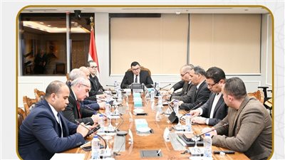 وزير الإسكان يتابع موقف مشروعات مدينة العلمين الجديدة