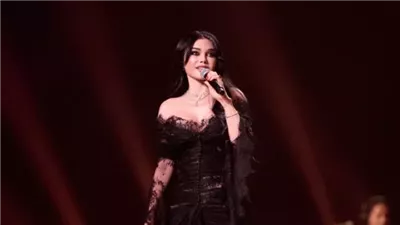 قبيلة سعودية تتبرأ من ابنها بعد رقصه مع هيفاء وهبي بموسم الرياض