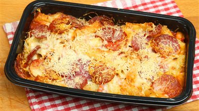 وصفة سهلة ولذيذة..  طريقة عمل طاجن المكرونة بالبسطرمة