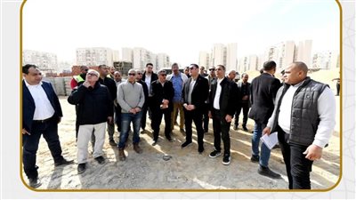 وزير الإسكان يتفقد المشروعات السكنية ومستشفى  مدينة حدائق أكتوبر 