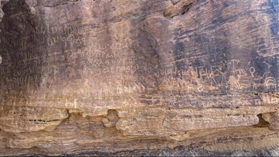 اكتشاف موقع أثري جديد بجنوب سيناء يزيح الستار عن أسرار 10 آلاف عام من تاريخ الفن الصخري