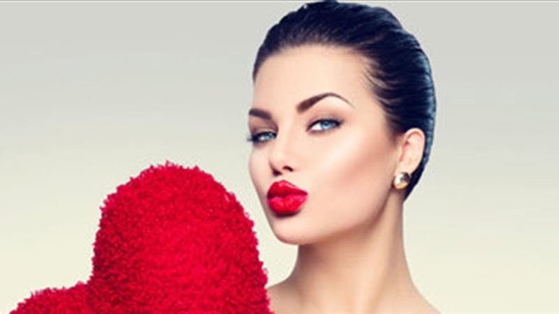  روتين مثالي لبشرة مشرقة ومتوهجة قبل عيد الحب