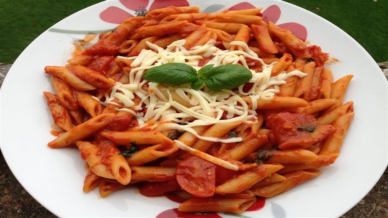 مكرونة أرابياتا بالطماطم