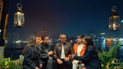 عمرو دياب يجمع أولاده في إعلان رمضاني جديد وأغنية “نقصاك القعدة”